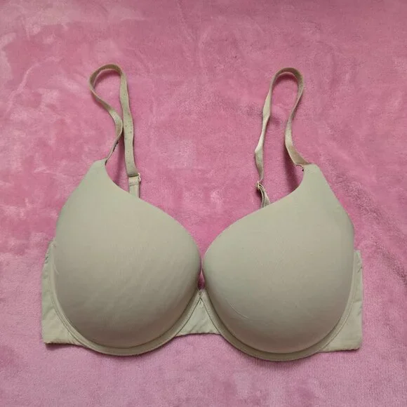 3 pairs of 34DD bras (2 VS & 1 PINK) - Picture 3 of 12